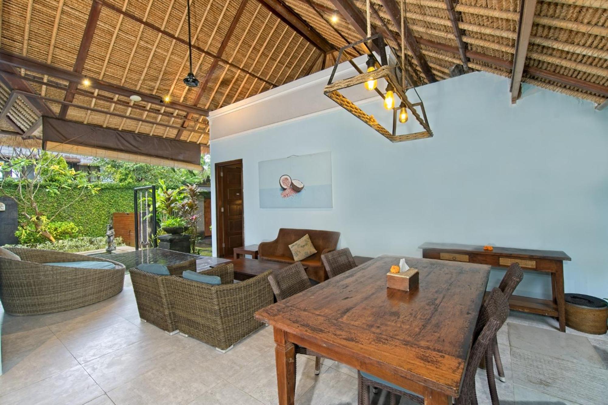 Kecapi Villa Seminyak Esterno foto